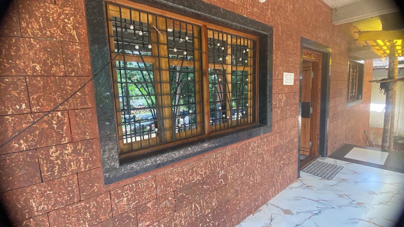 Cladding at an entrance
